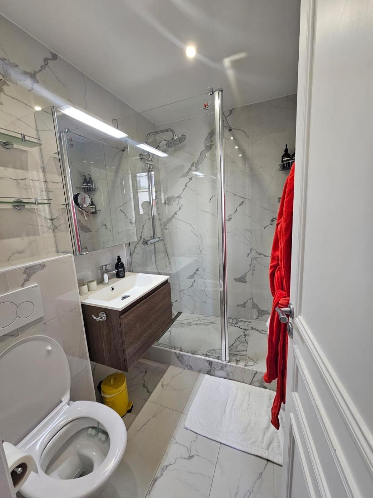 Rose Appartement Parijs